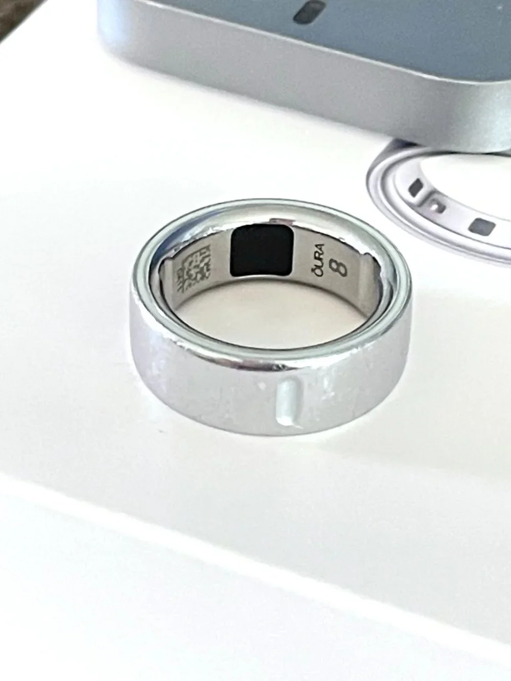 OURA Ring Size 8 Silver Gen 4 In Box with Charger Cable Extra Ring Covers